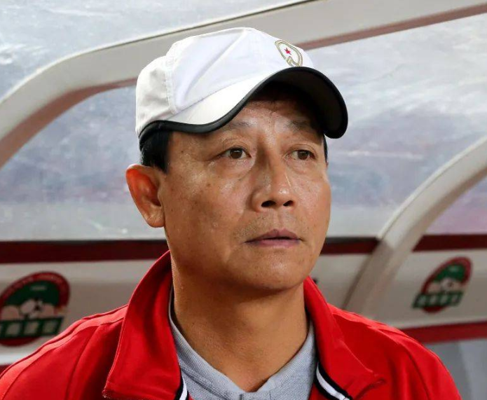 重磅：费德勒中超首位下课主帅(费德勒网球比赛视频高清全场完整)